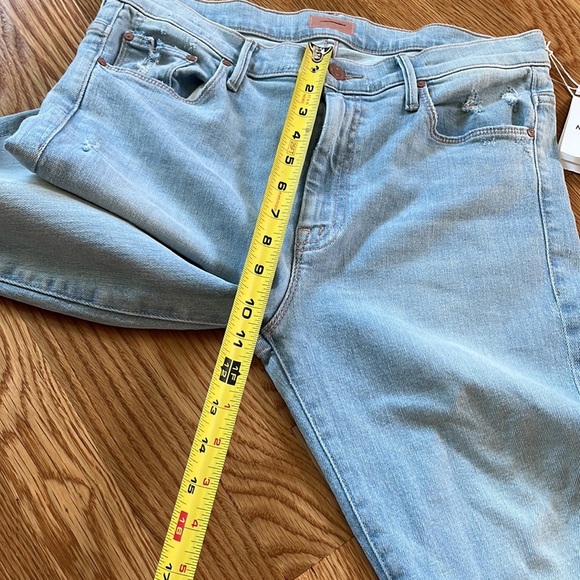 NWT MOTHER The Weekender Jeans in Free Hugs Size 32 - Picture 8 of 15